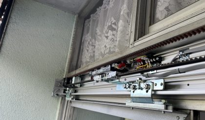 
																											ベルトをかけほぼ完了です。																		