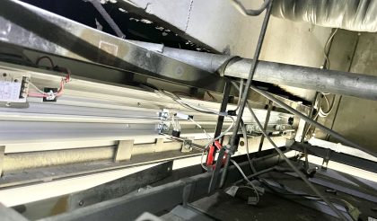 
																											点検口からの機械の出し入れに手間がかかりました。																		