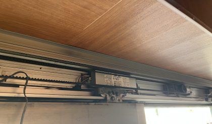 
																											旧機械撤去中です。																		